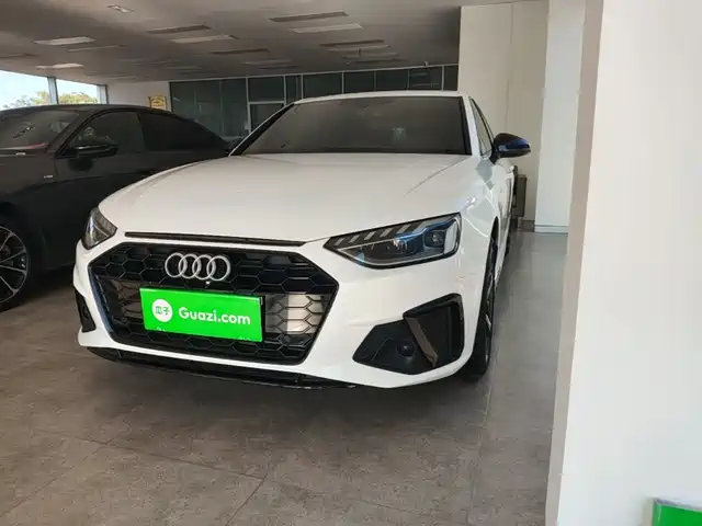 Audi A4L 40 TFSI, Люкс Драйв