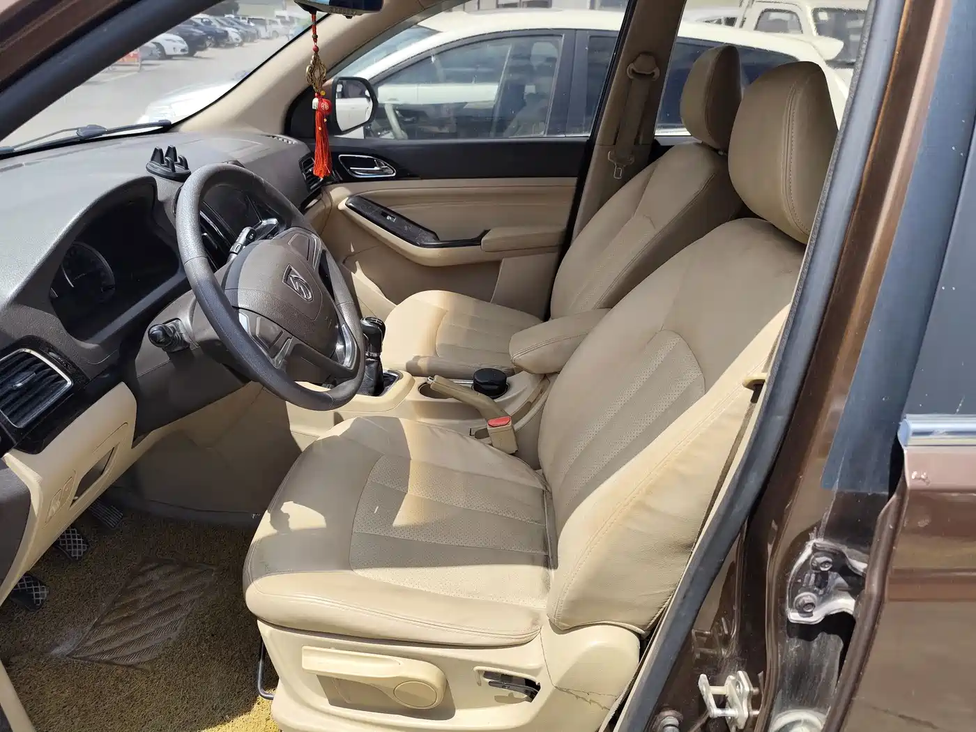 Baojun 730 2015 2014 1.5L Manual Comfort 7-seater