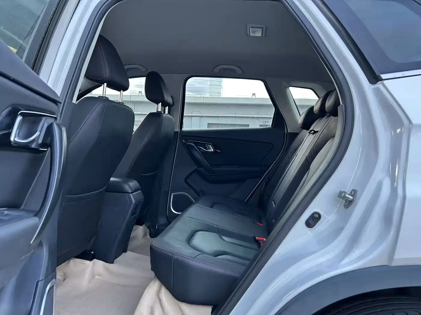 FAW Senya R7 2016 2016 1.6L Manual Luxury