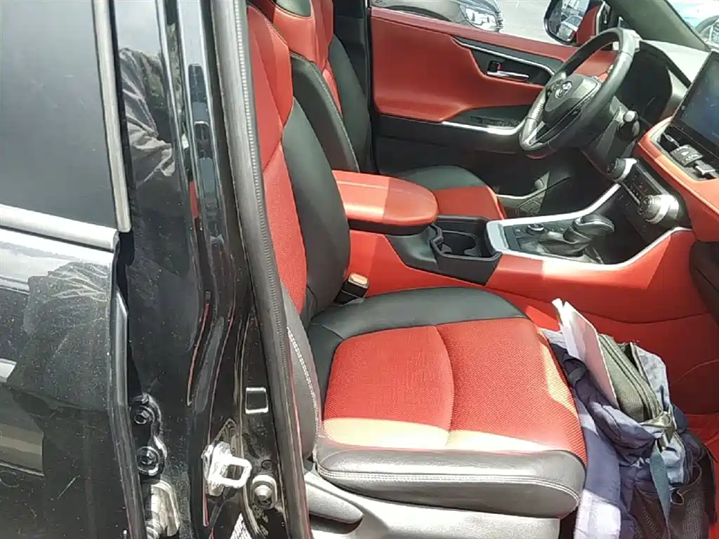 Toyota RAV4 Rongfang 2021 Hybrid 2.5L E-CVT AWD Elite PLUS Edition фото 25