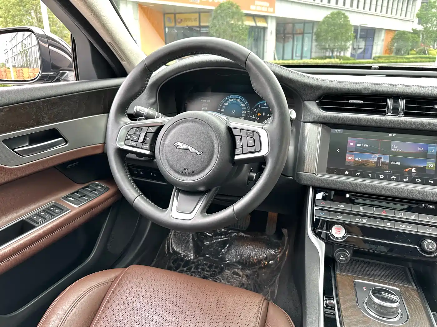 Jaguar XFL 2018 XFL 2.0T 250PS Luxury фото 30