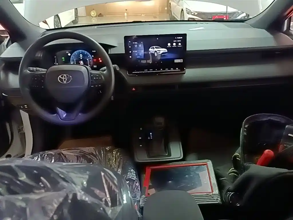Toyota Corolla Cross 2025 2.0L Pioneer Edition фото 10