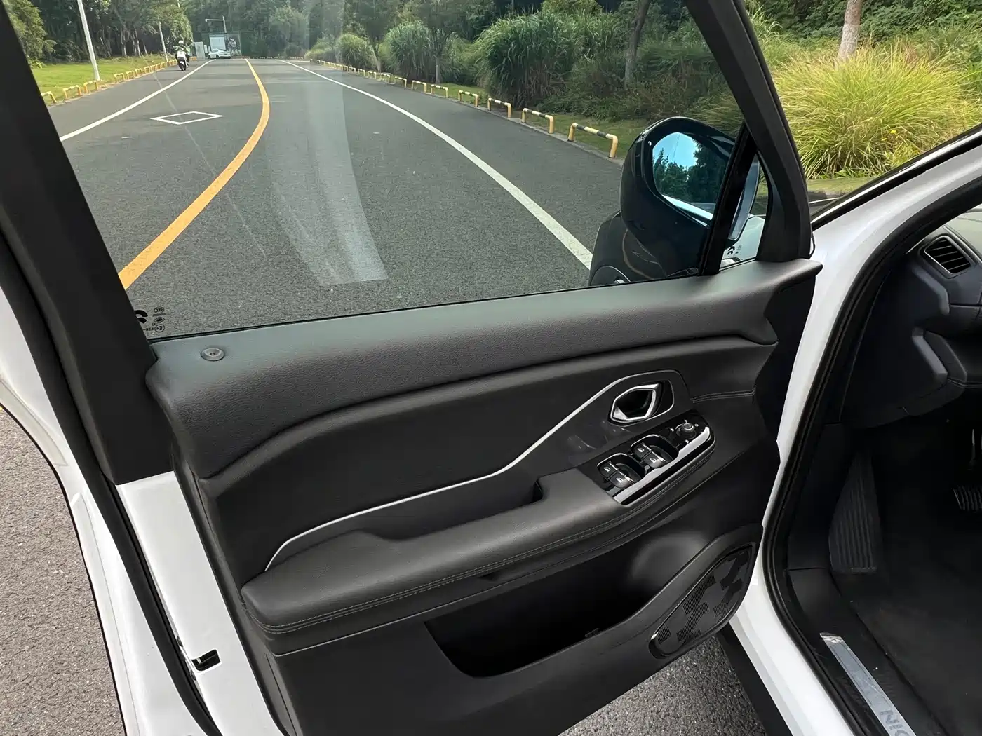 NIO ES8 2018 2018 355KM Base Model 7-Seater Version