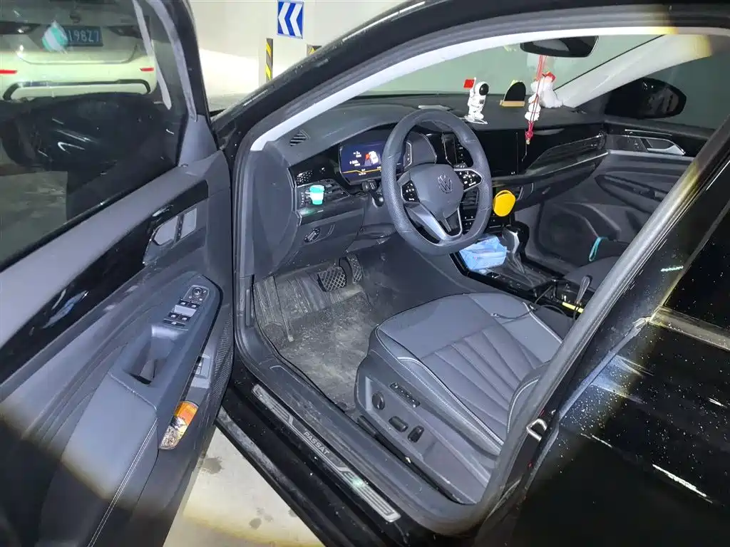 Volkswagen Passat 2024 330TSI Starlight Elite Edition фото 14