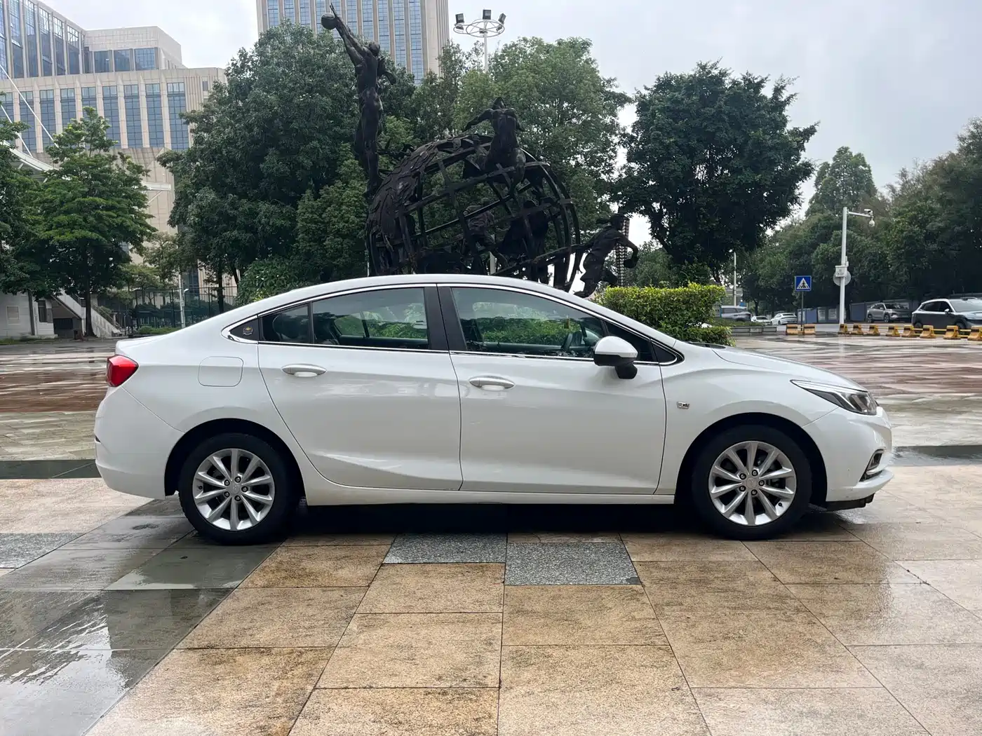 Chevrolet Cruze 2017 1.5L Automatic Pioneer Sunroof фото 8