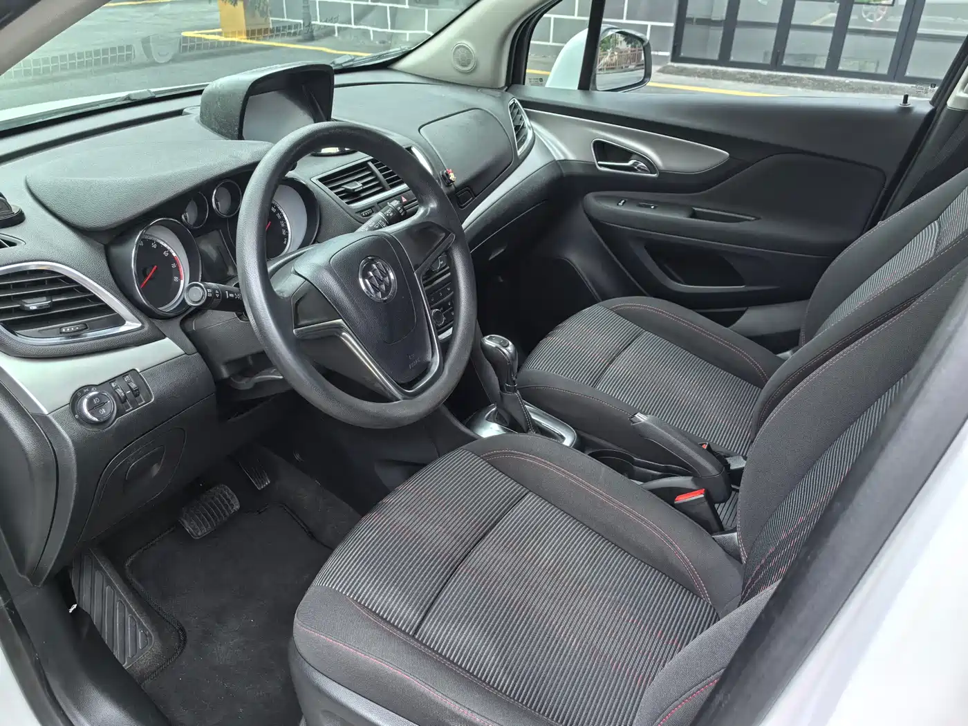 Buick Encore 2015 1.4T Automatic 2WD Urban Elite фото 11