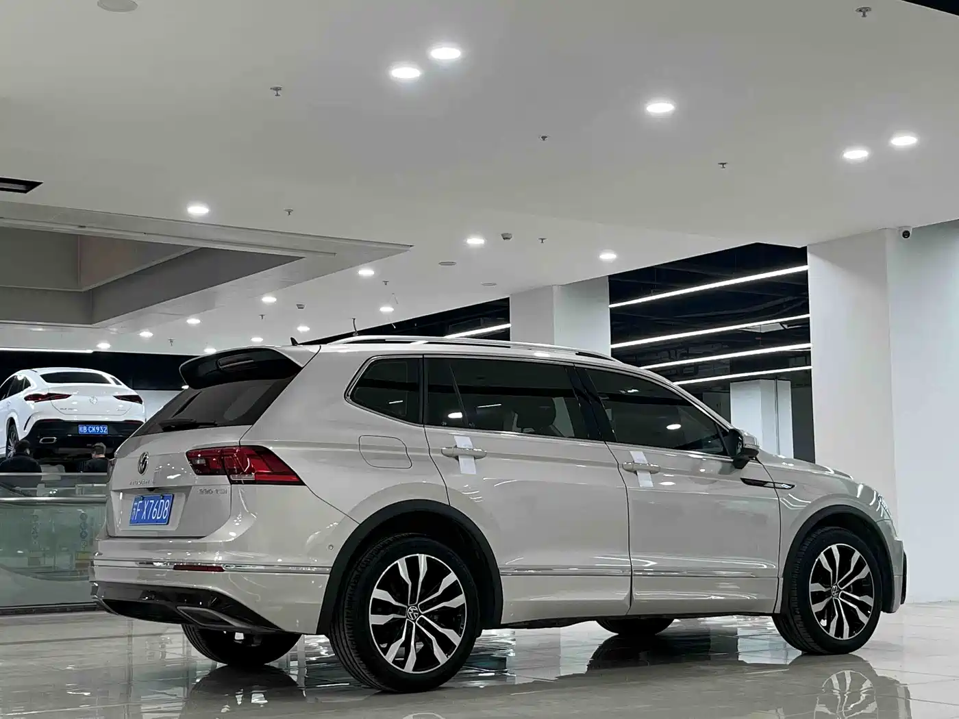 Volkswagen Tiguan L 2021 330TSI Automatic 2WD Smart фото 3