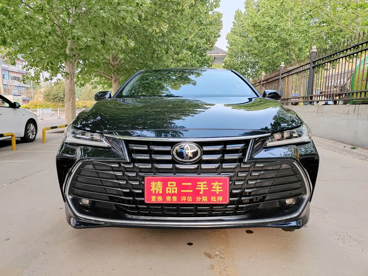 Toyota Avalon 2022 2.0L Luxury Edition фото 2