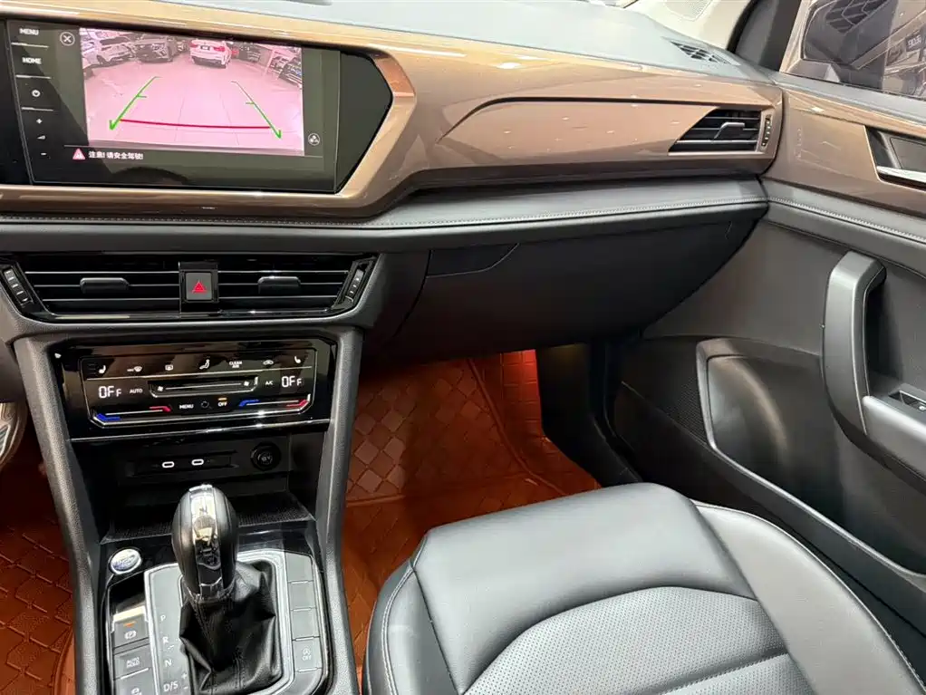 Volkswagen Tharu 2022 280TSI FWD Luxury Edition фото 12