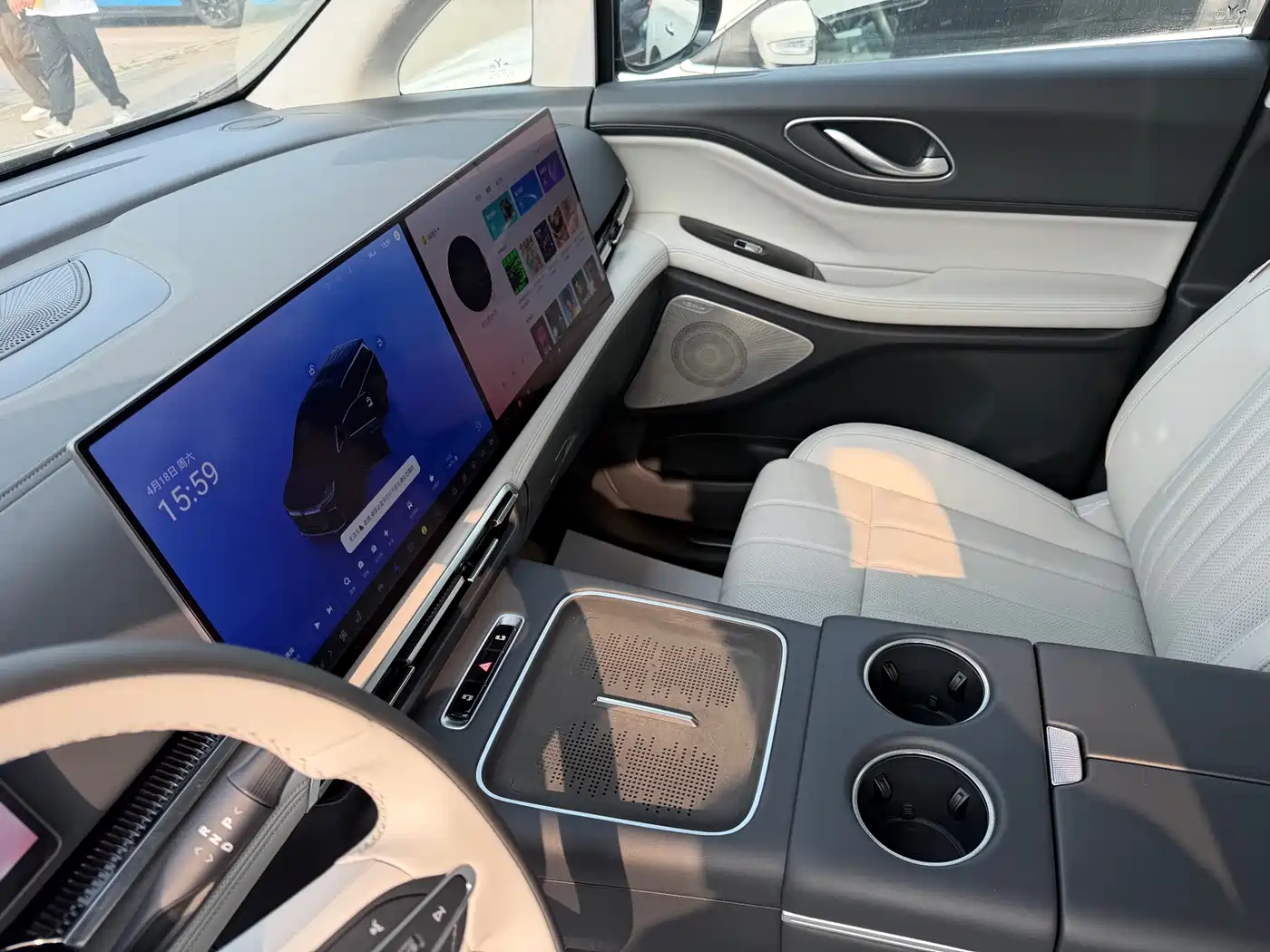 Voyah Auto Voyah Dreamer 2025 PHEV AWD Flagship Kunpeng Edition фото 6