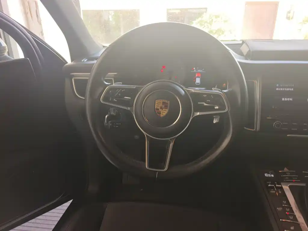 Фото 11 - Porsche Macan