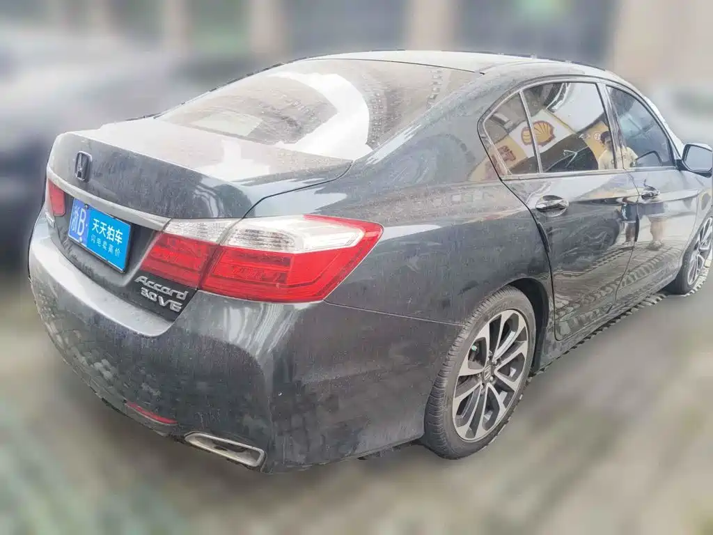 Фото 5 - Honda Accord