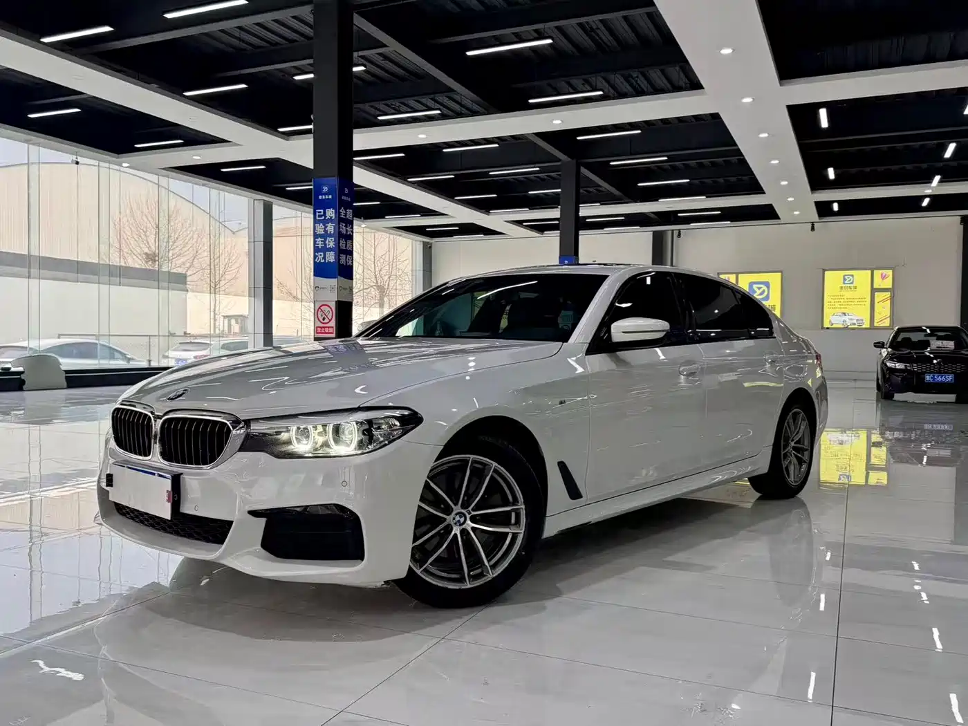 BMW 5 Series 2019 525Li M Sport Package