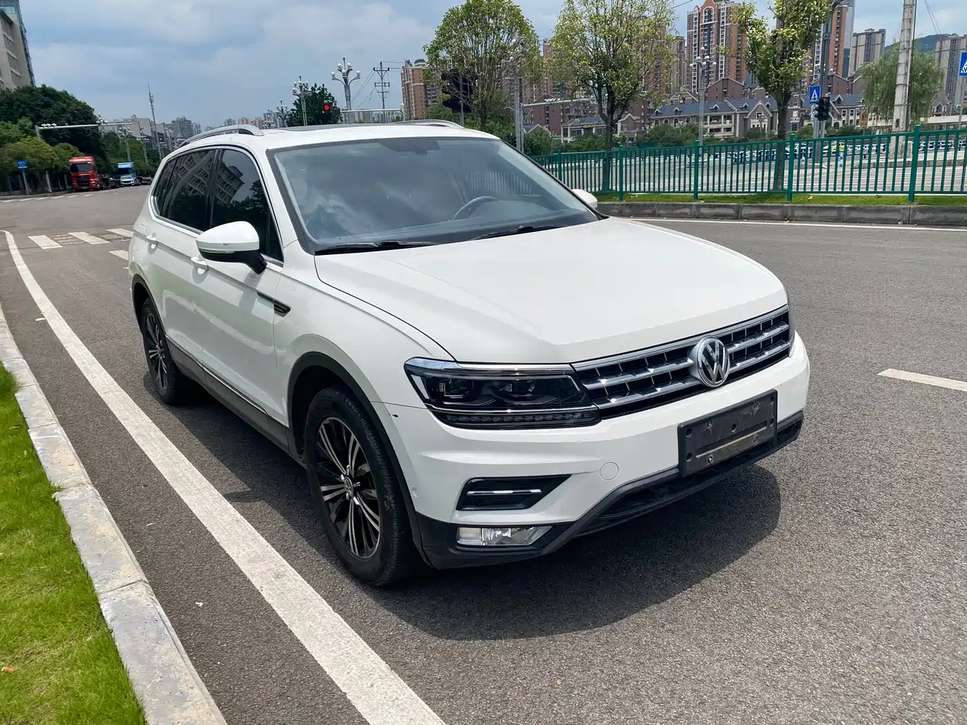 Volkswagen Tiguan L 2017 330TSI Automatic 2WD Flagship Edition фото 3