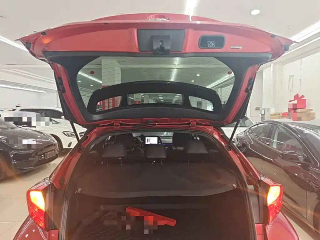 Toyota C-HR 2019 2018 2.0L Leading Edition China V