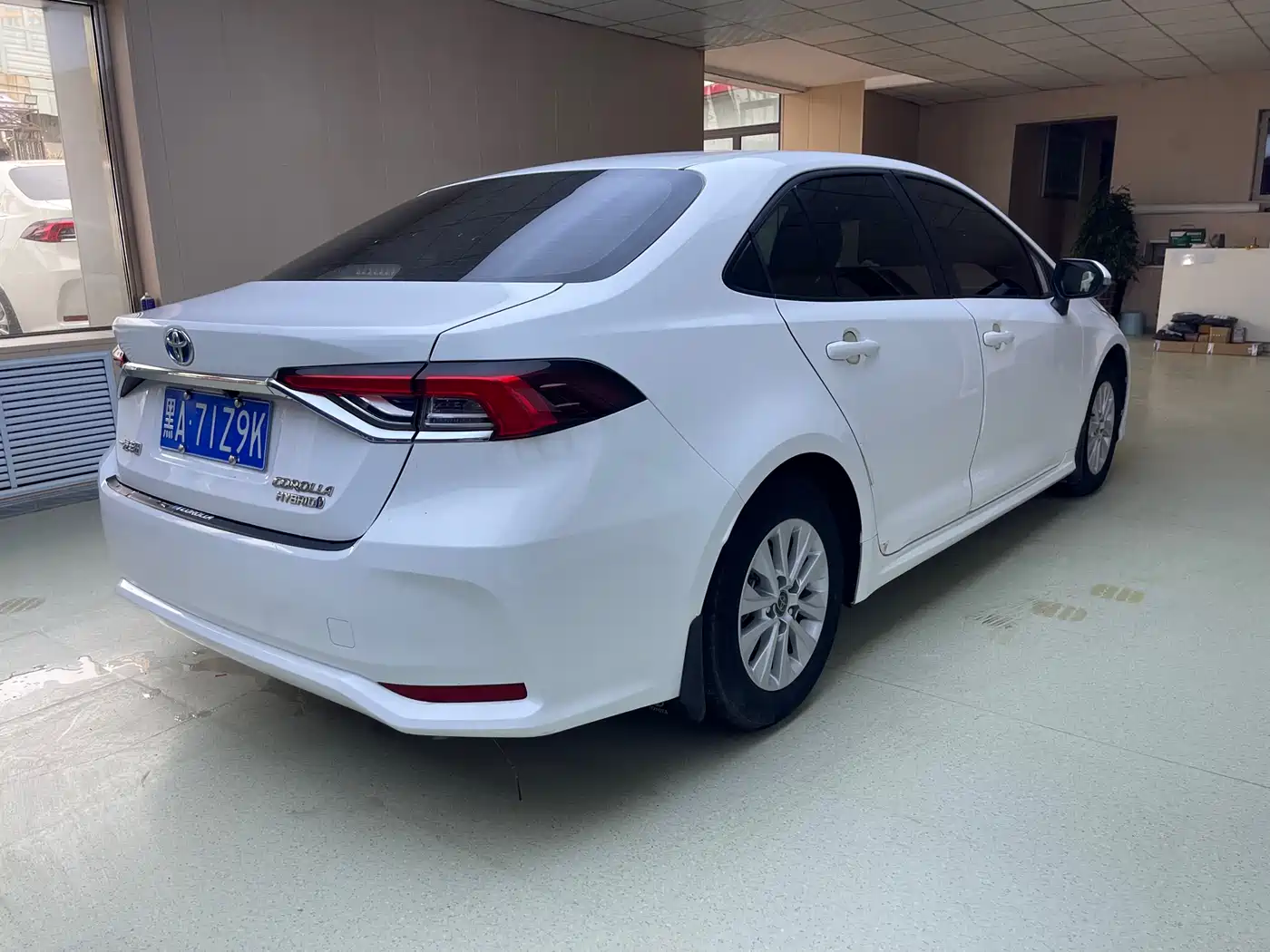 Toyota Corolla 2023 1.8L Smart Hybrid Dual Engine Elite Edition фото 9