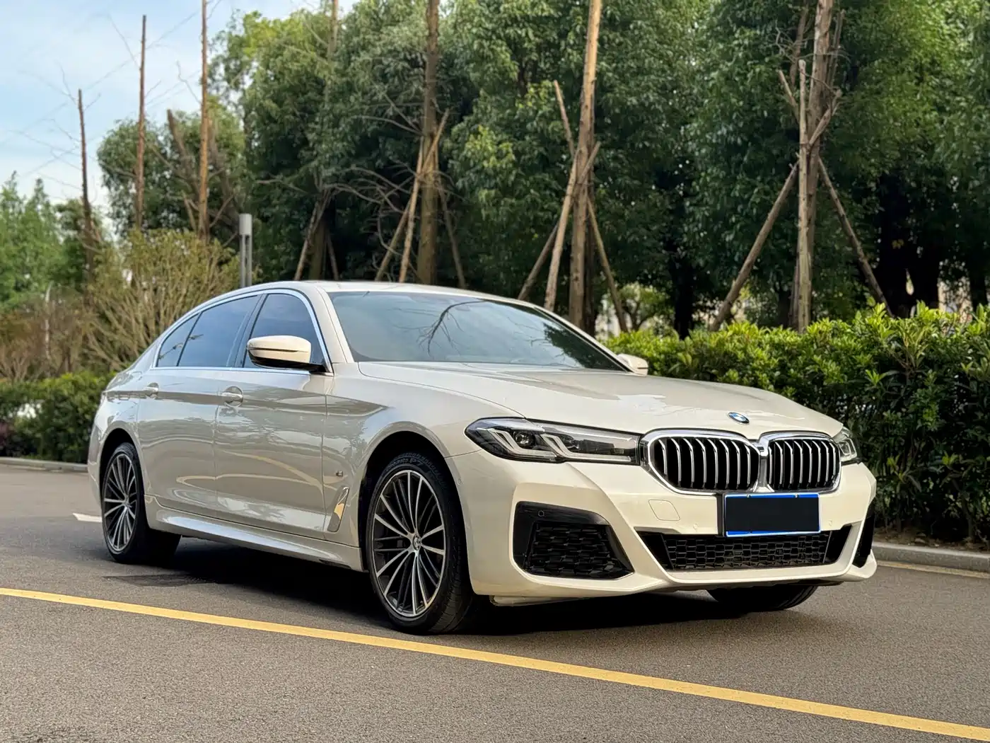BMW 5 Series 2023 530Li Premium M Sport Package фото 3