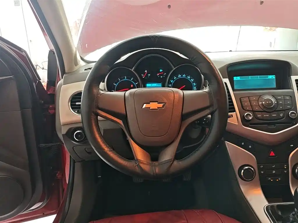Chevrolet Cruze 2015 1.5L Classic SL MT фото 11