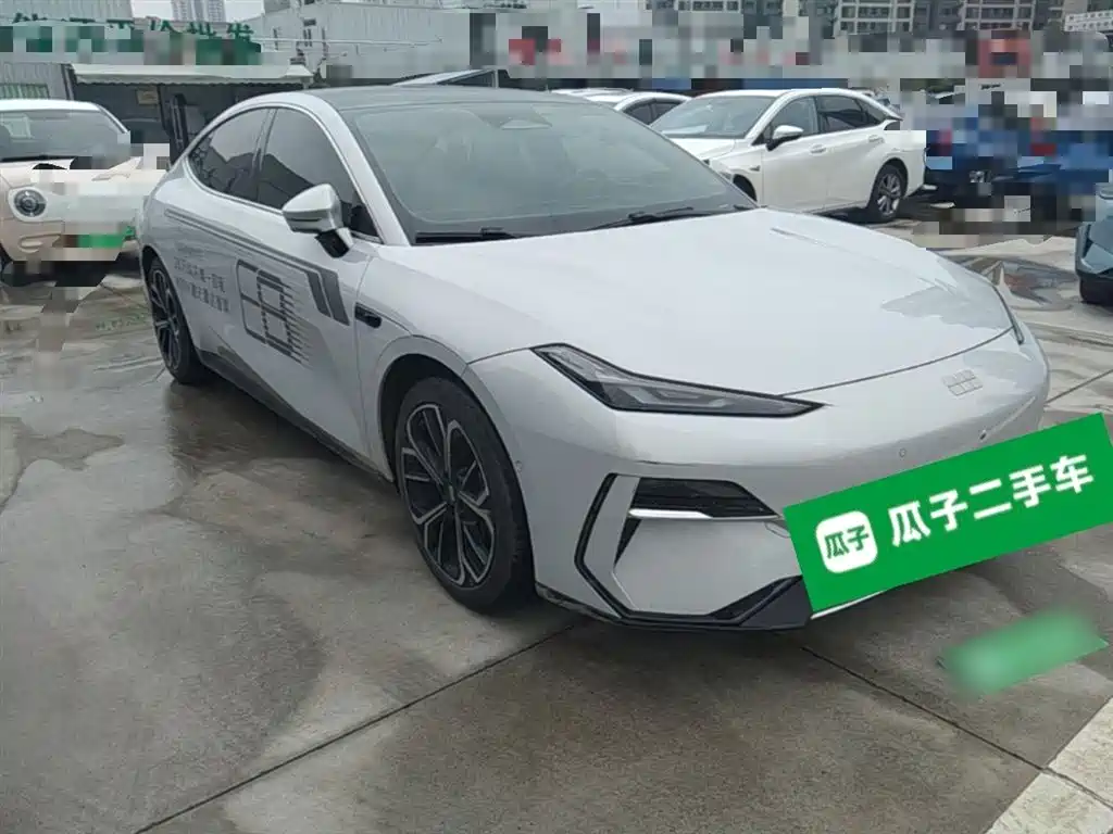 Geely Galaxy Galaxy E8 2025 700km Long Voyage Smart Drive Edition фото 4