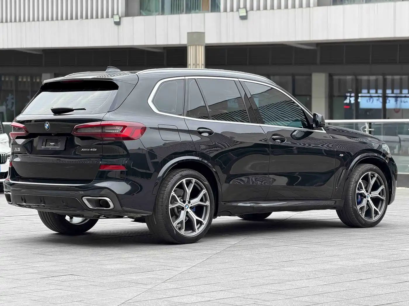 BMW X5 (Import) 2021 xDrive40i Exclusive M Sport Package фото 15