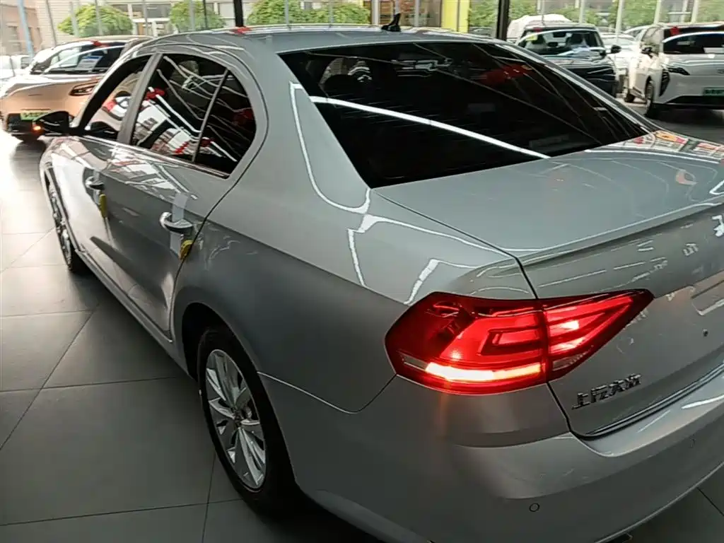 Volkswagen Lavida 2017 230TSI DSG Comfort Edition фото 5