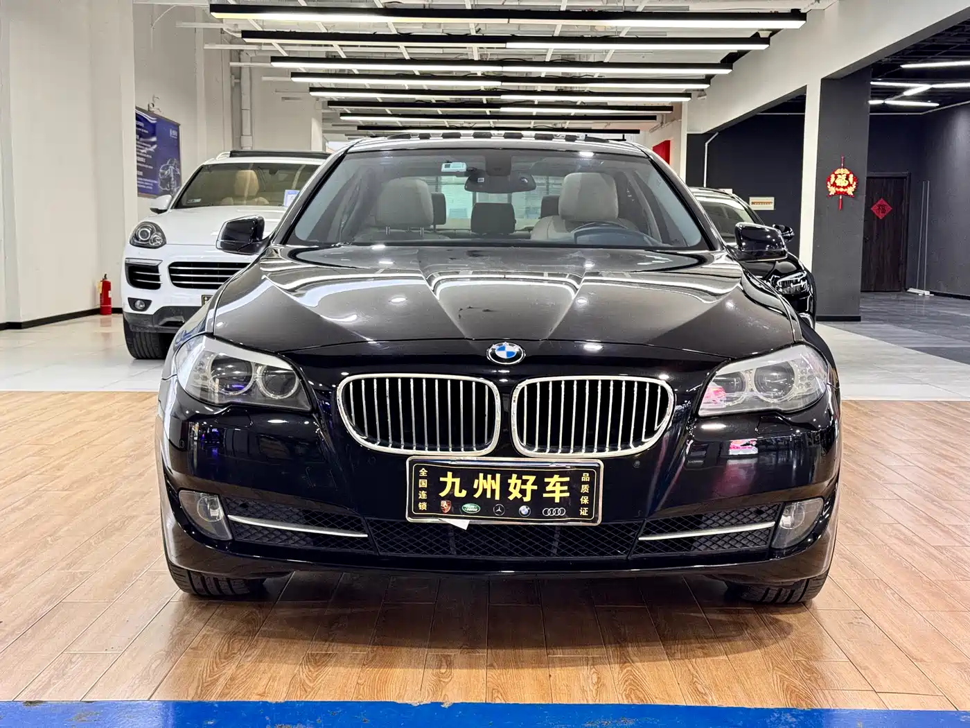 BMW 5 Series 2013 525Li Luxury фото 2