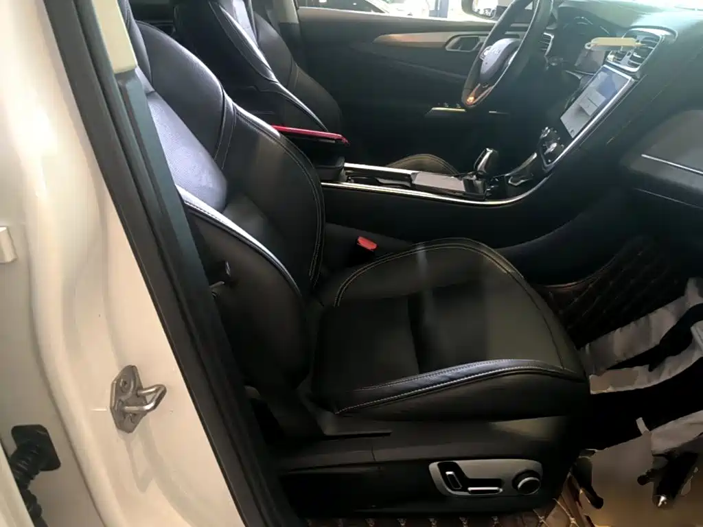 Lynk & Co 01 2018 2017 2.0T 2WD Pro Version