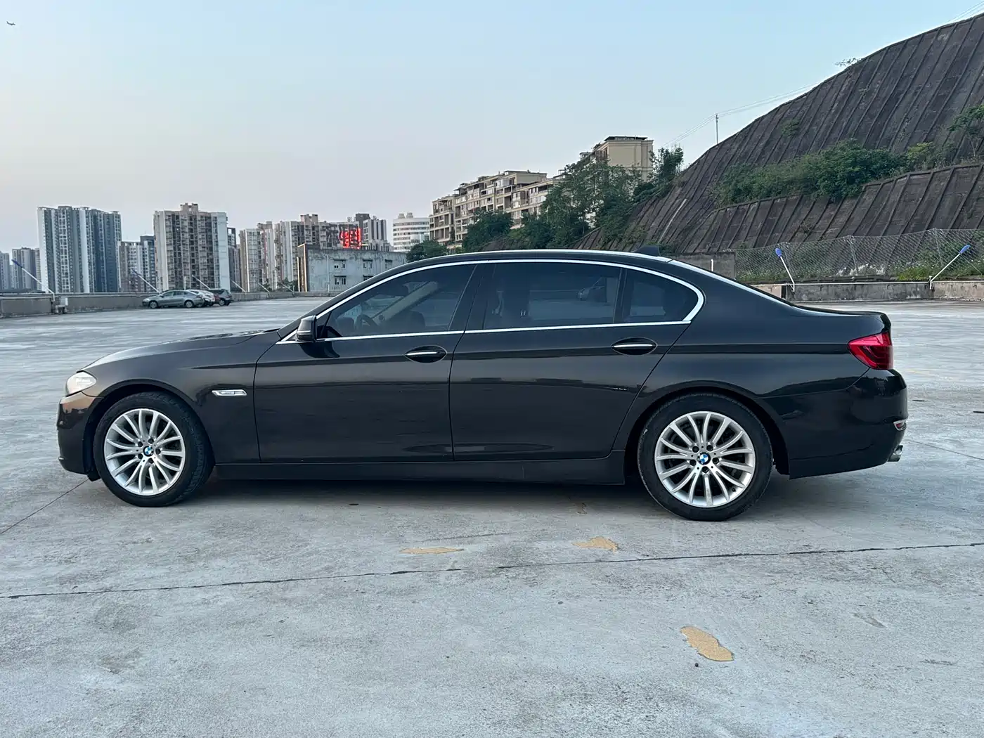 BMW 5 Series 2014 525Li Luxury Design Package фото 8