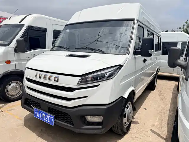  Iveco Iveco Daily 2023 2.5T A37M1 Long Wheelbase Medium Roof Dual Tire Sliding Door 5-9 Seater
