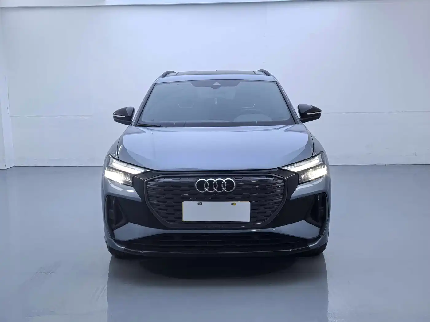 AUDI Q4 E TRON