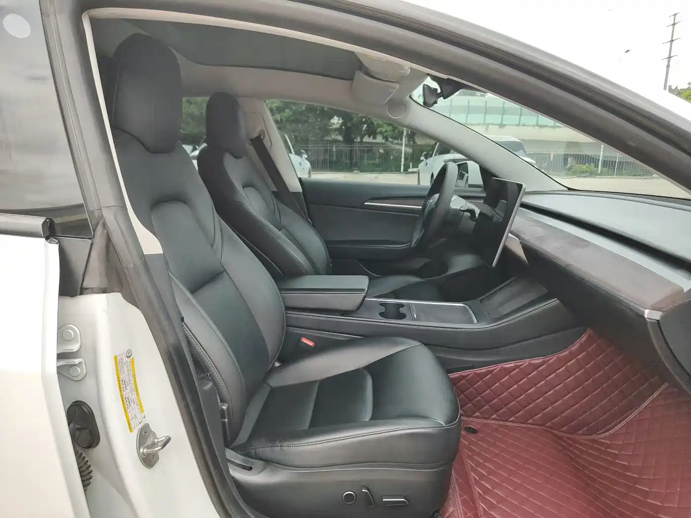 Фото 8 - Tesla Model 3
