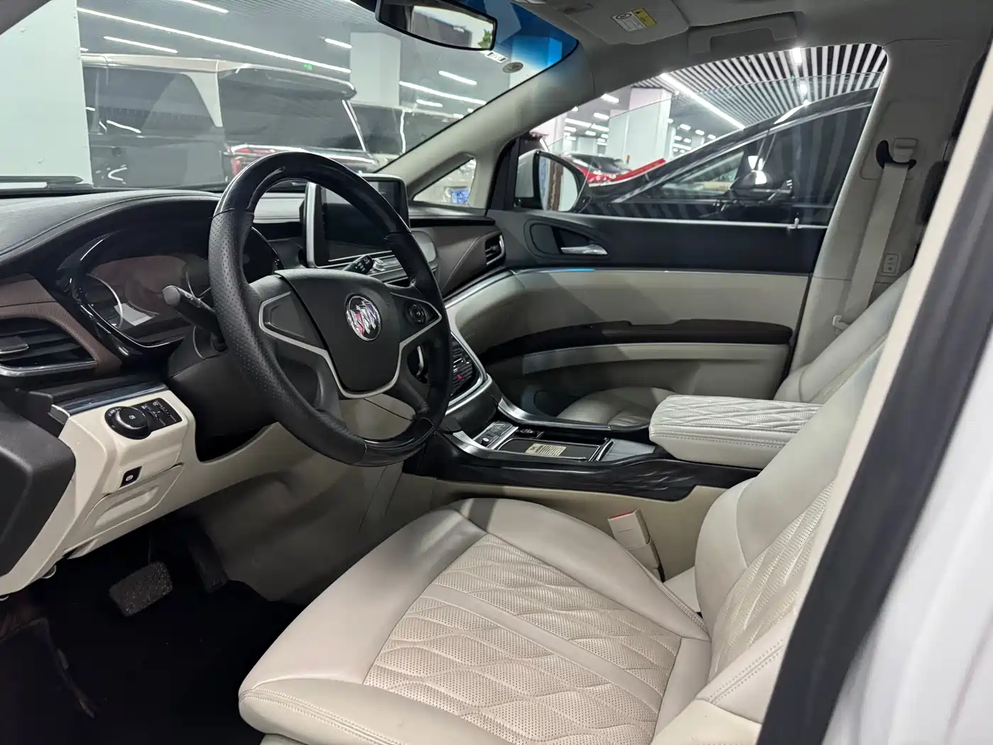 Buick GL8 2021 Land Business Class 652T Luxury фото 6
