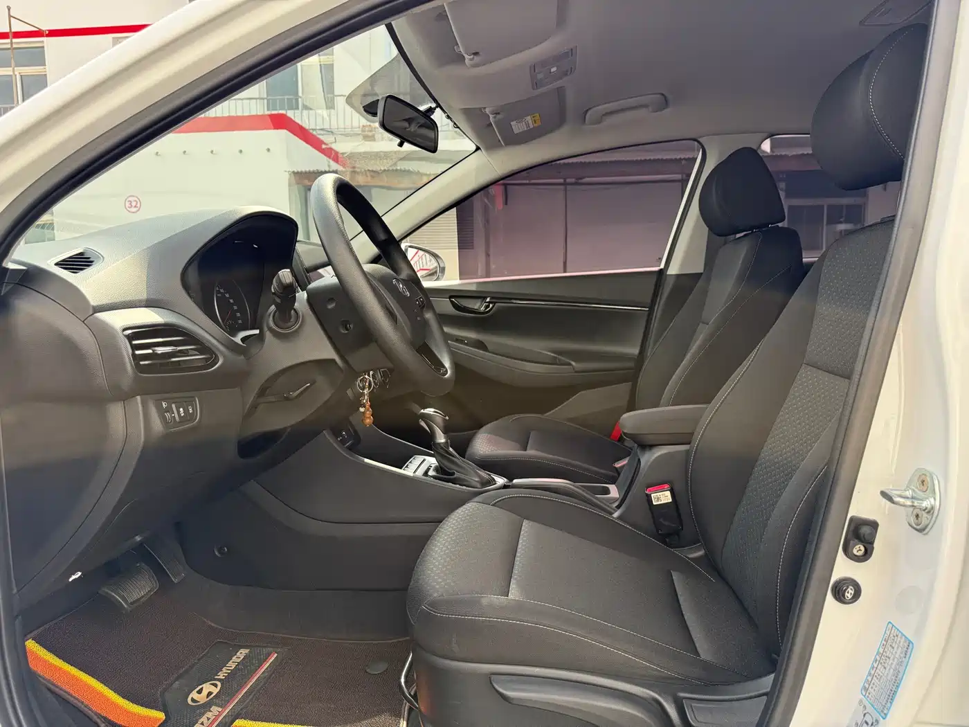 Hyundai Elantra 2020 1.6L Auto GL Pleasing Edition фото 13