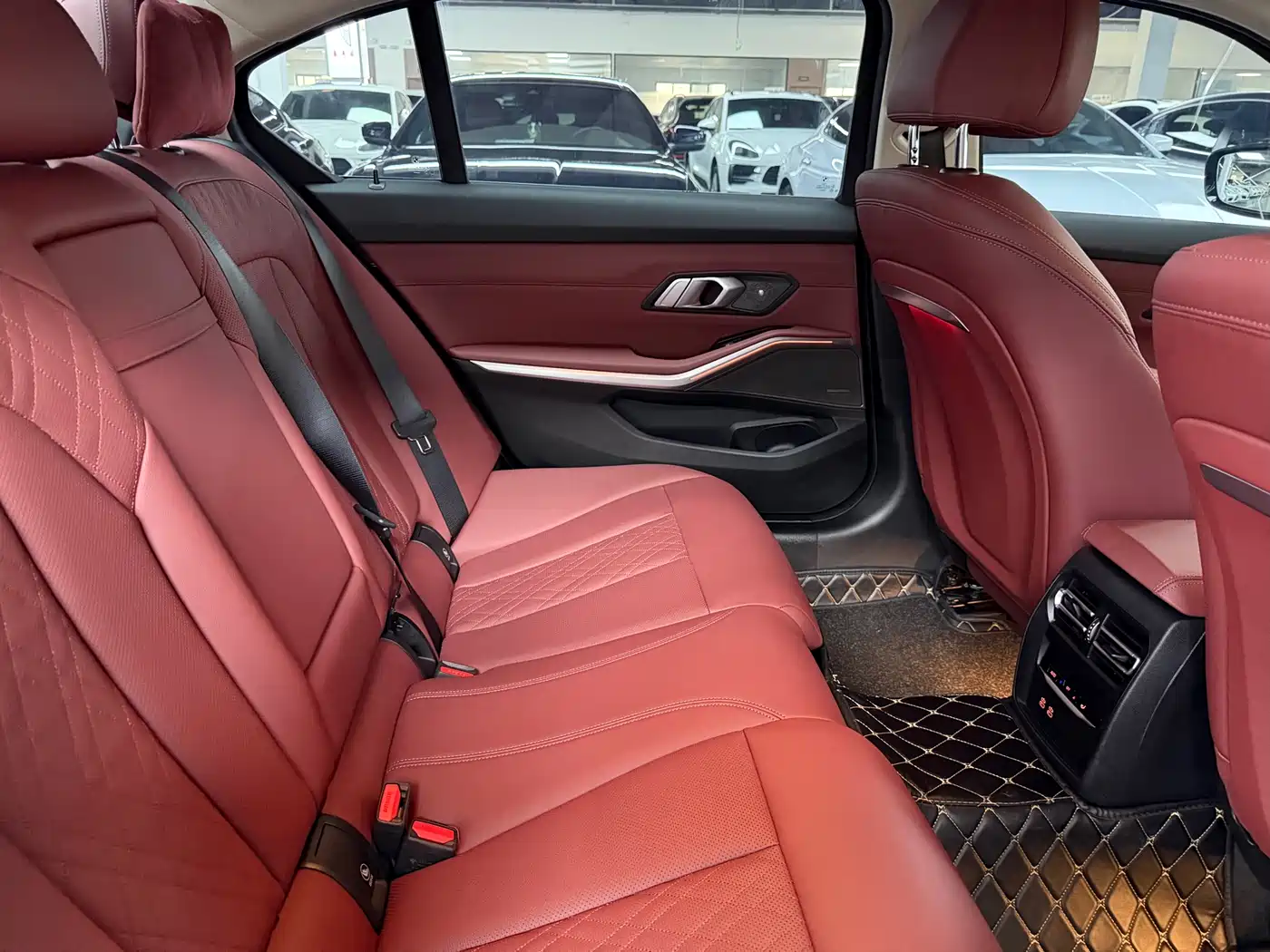 BMW 3 Series 2023 325Li M Sport Black Night Package фото 10