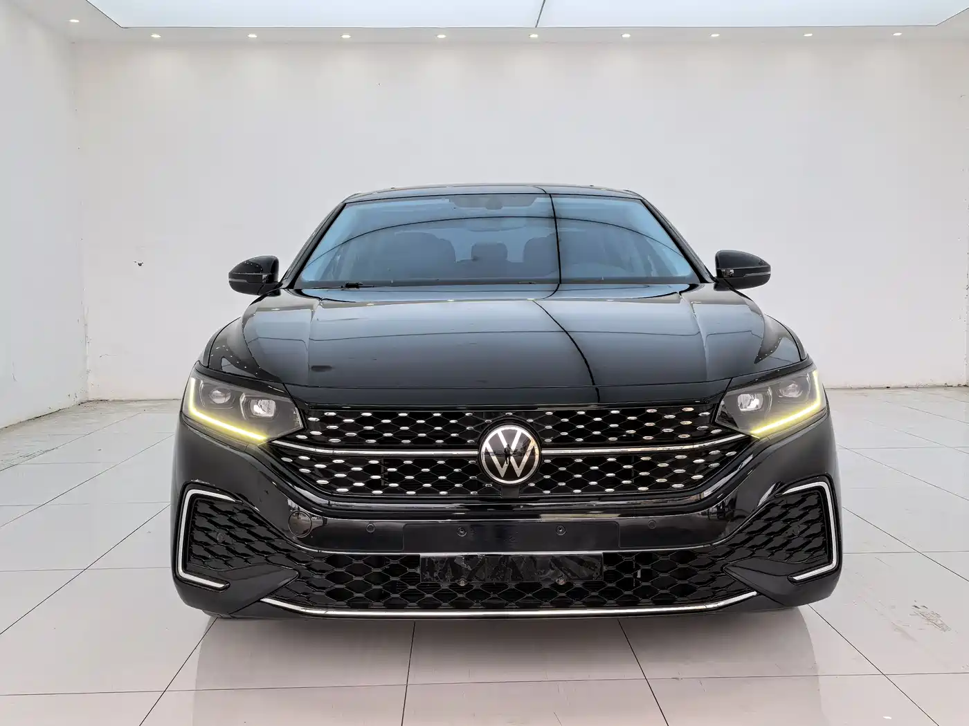 Volkswagen Passat 2024 380TSI Starlight Dragon Soaring Edition фото 2