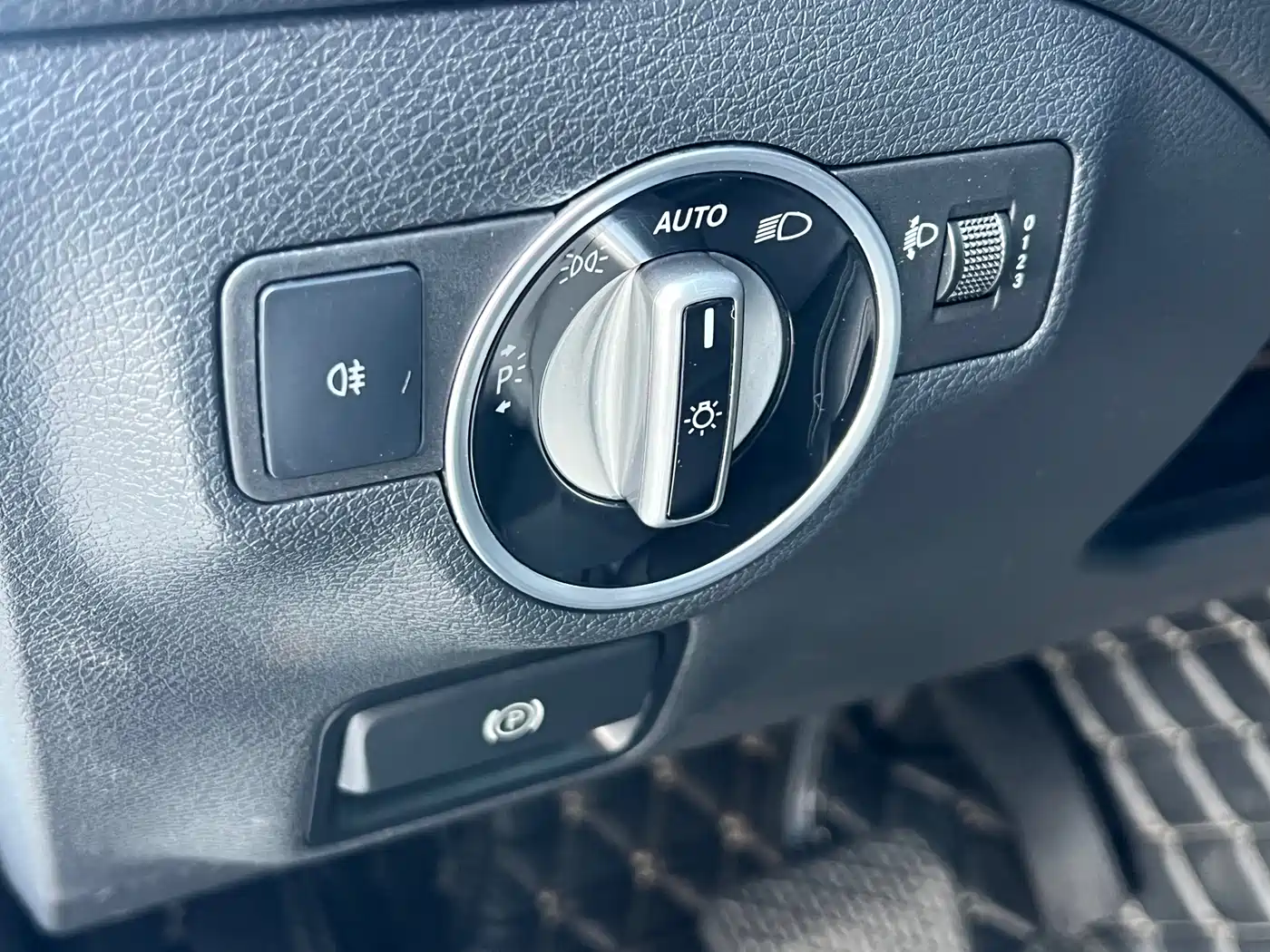 Mercedes-Benz GLA 2017 GLA 200 Dynamic фото 7