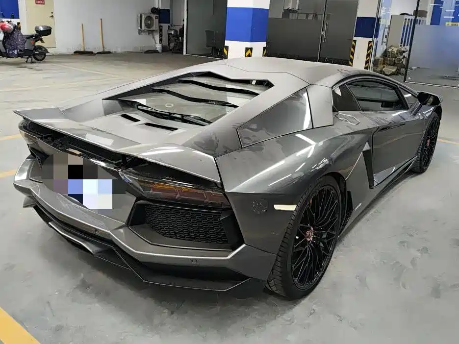 Lamborghini Aventador 2011 LP 700-4 фото 2