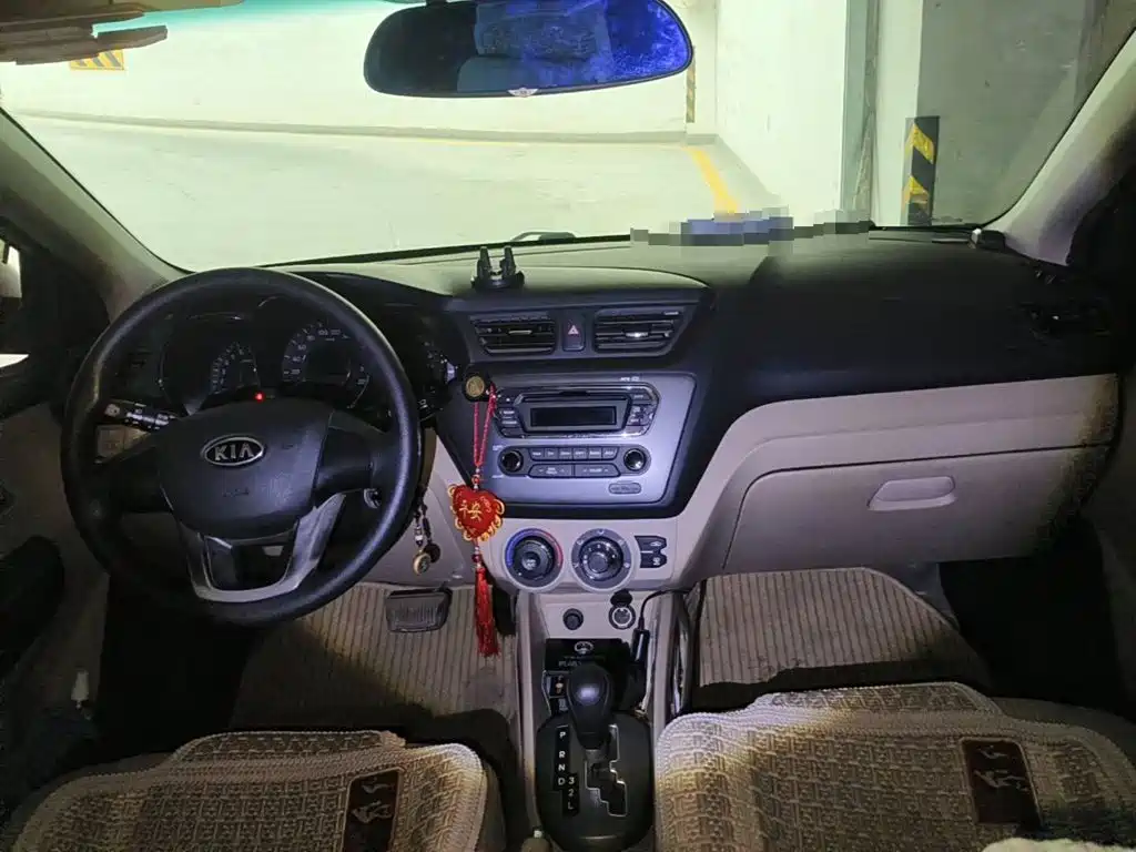 Kia K2 2011 2011 Sedan 1.4L AT TOP