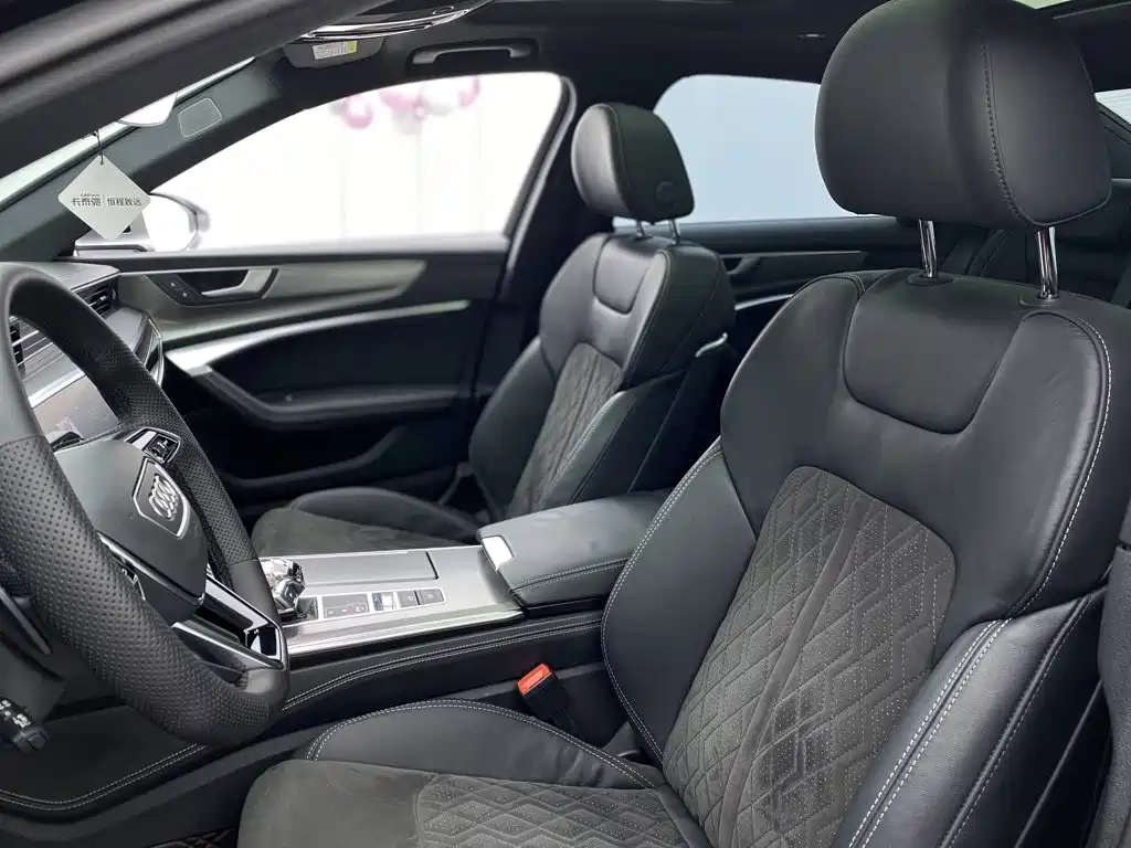 Фото 28 - Audi A6L