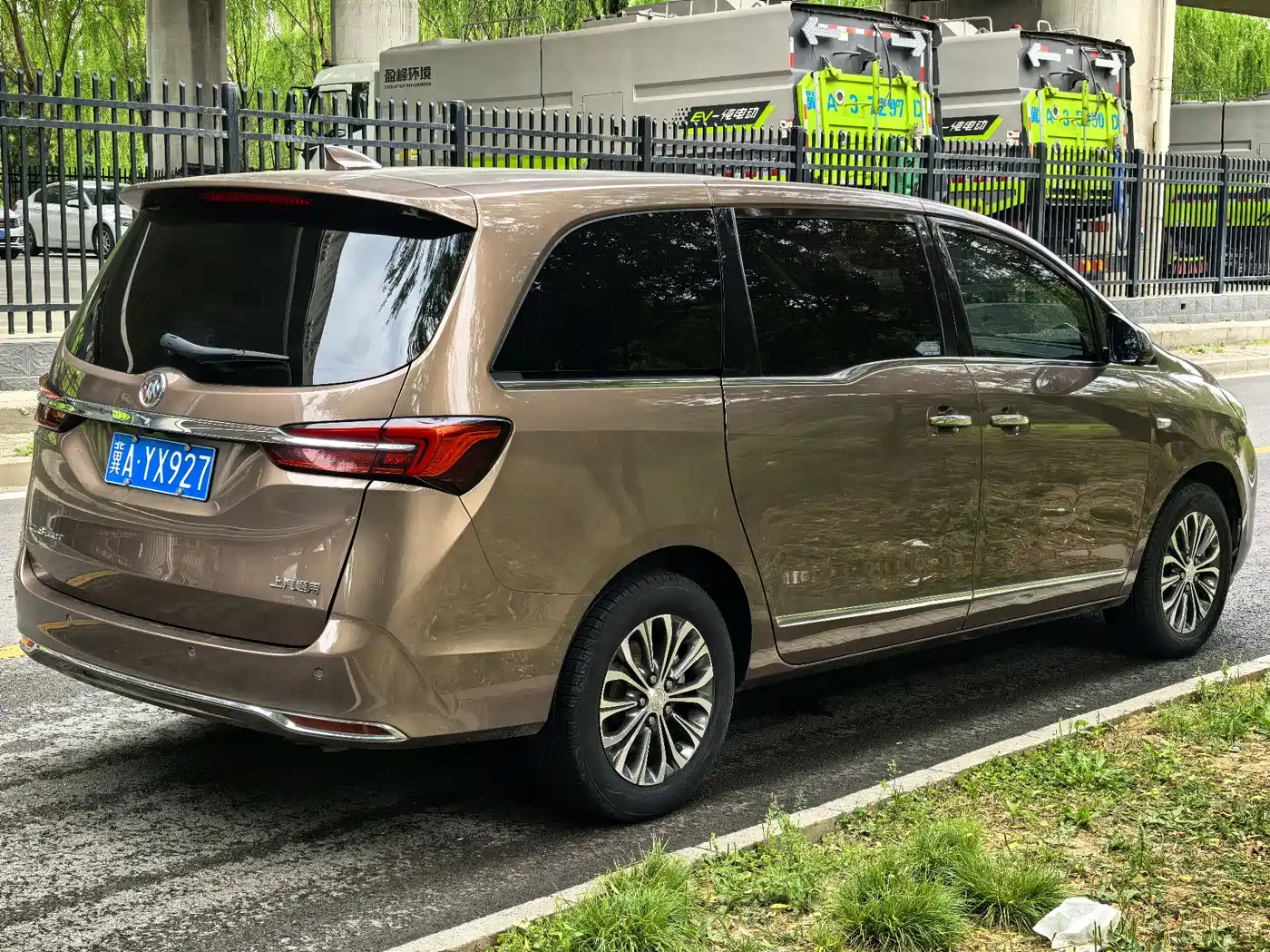 Buick GL8 2021 Land Business Class 652T Luxury фото 8