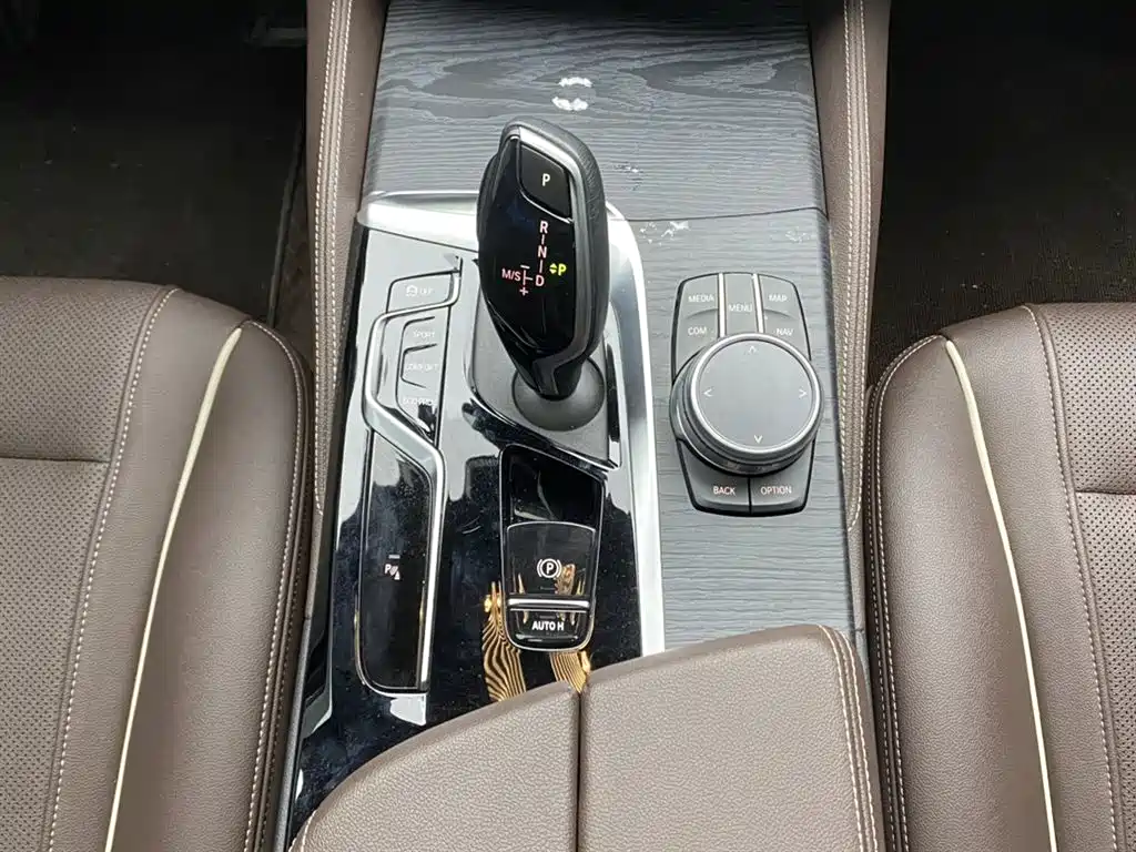 BMW 5 Series 2023 530Li Leading M Sport Package фото 20