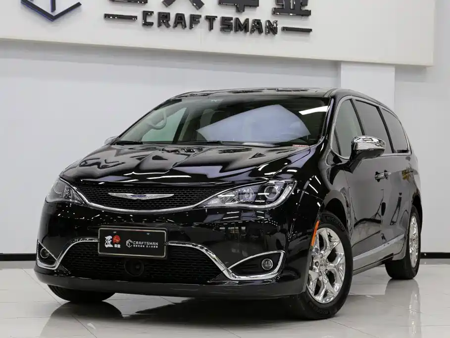 Chrysler Grand Voyager (Import) 2019 2017 3.6L Premium Edition