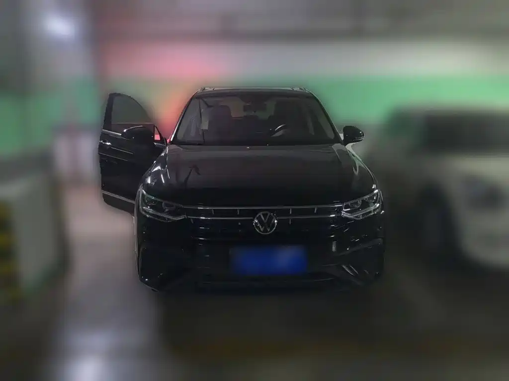 Фото 2 - Volkswagen Tiguan L