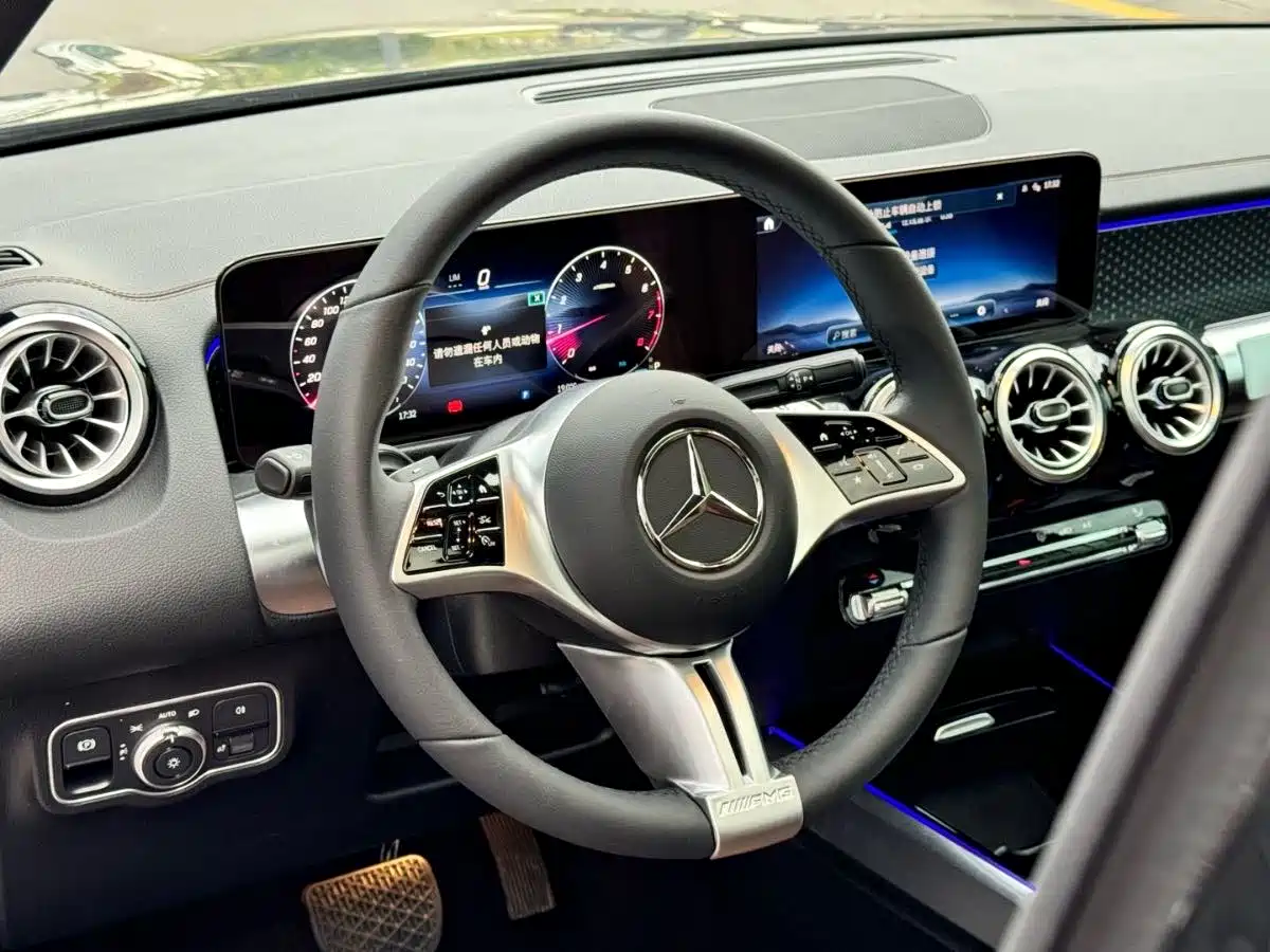 Mercedes-Benz GLB 2024 Facelift GLB 220 Dynamic фото 16