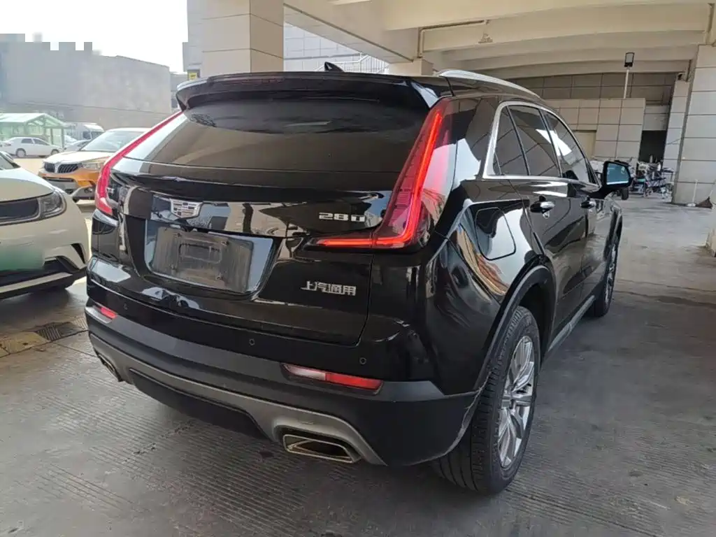 Фото 7 - Cadillac XT4
