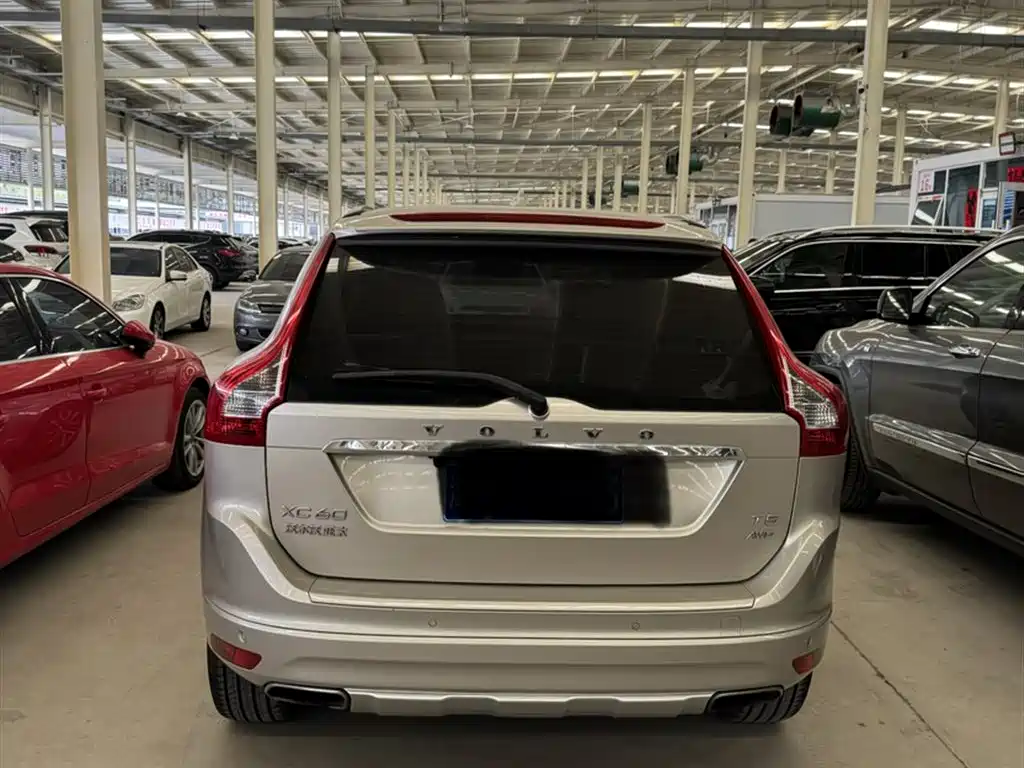 Фото 11 - Volvo XC60