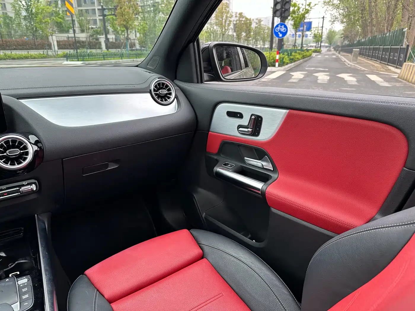 Mercedes-Benz GLA AMG 2022 AMG GLA 35 4MATIC фото 17