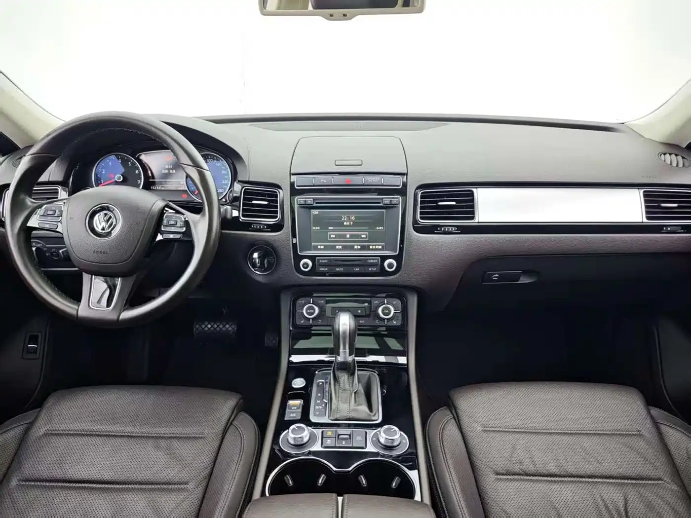 Volkswagen Touareg 2017 3.0TSI Explorer Edition фото 6