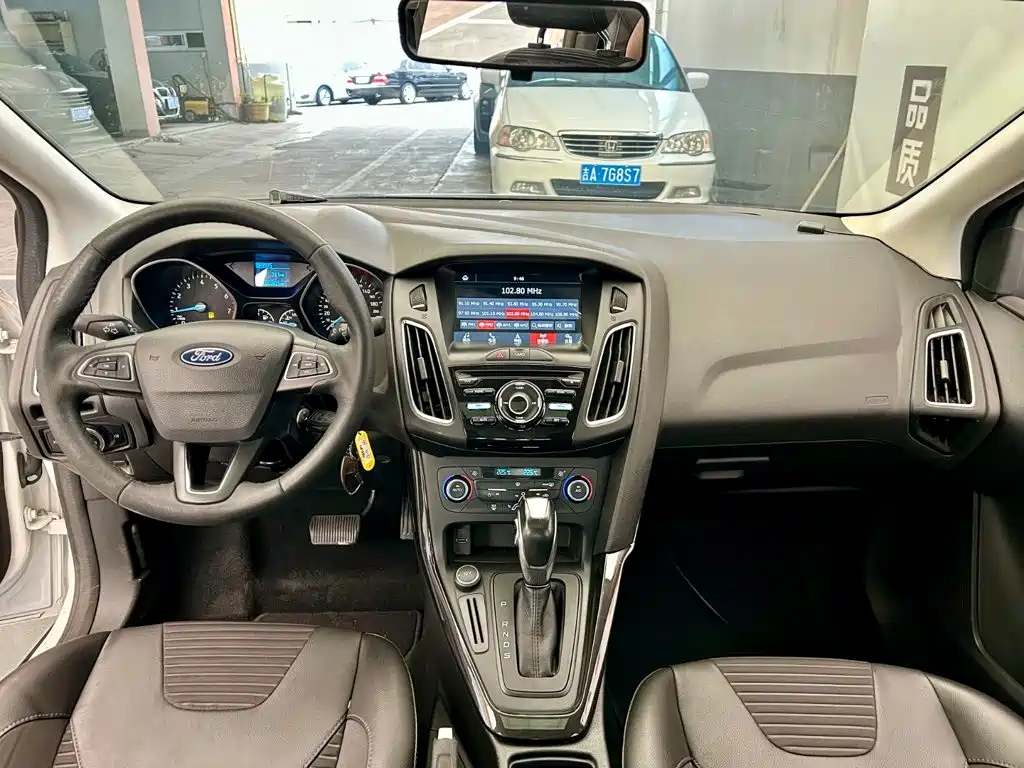 Фото 8 - Ford Focus
