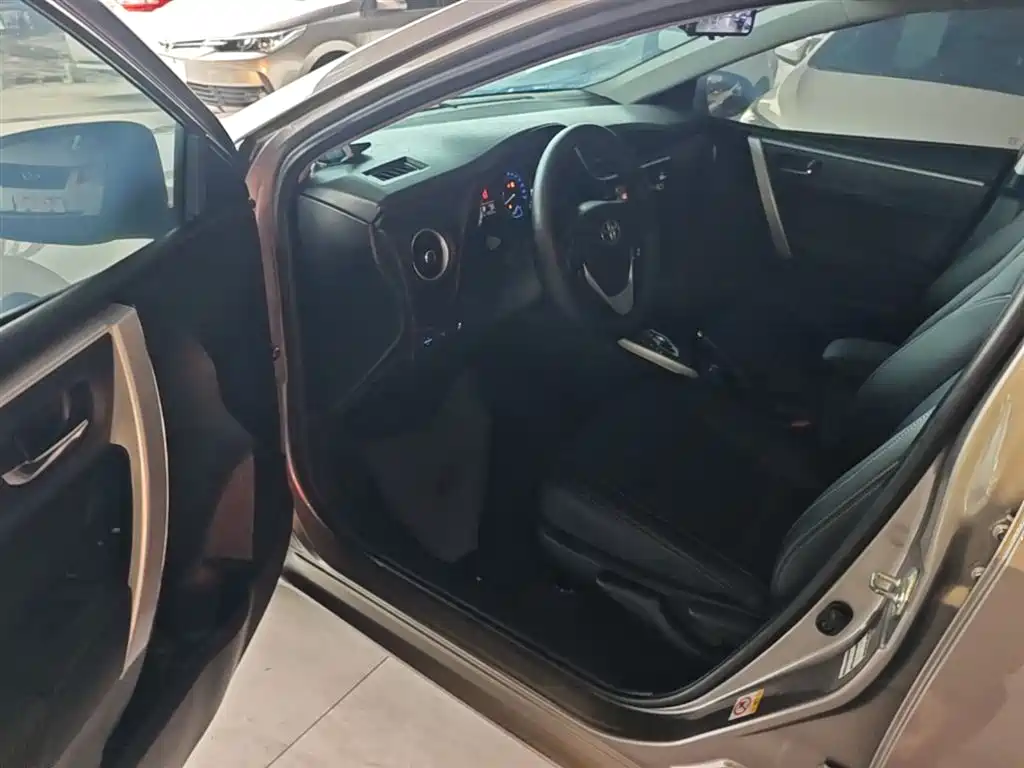 Toyota Corolla 2017 Facelift 1.2T S-CVT GL-i фото 16